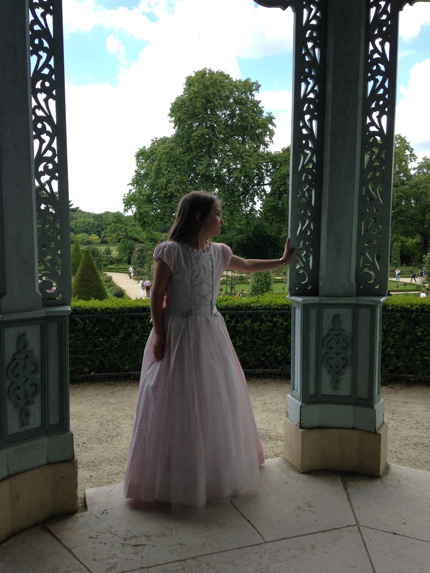 Robe de Princesse Fille Rose Poudré – Coton Haut de Gamme et Tulle Pailleté Argent - Costume Fait Main à Paris