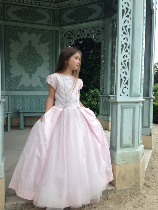 Robe de Princesse Fille Rose Poudré – Coton Haut de Gamme et Tulle Pailleté Argent - Costume Fait Main à Paris